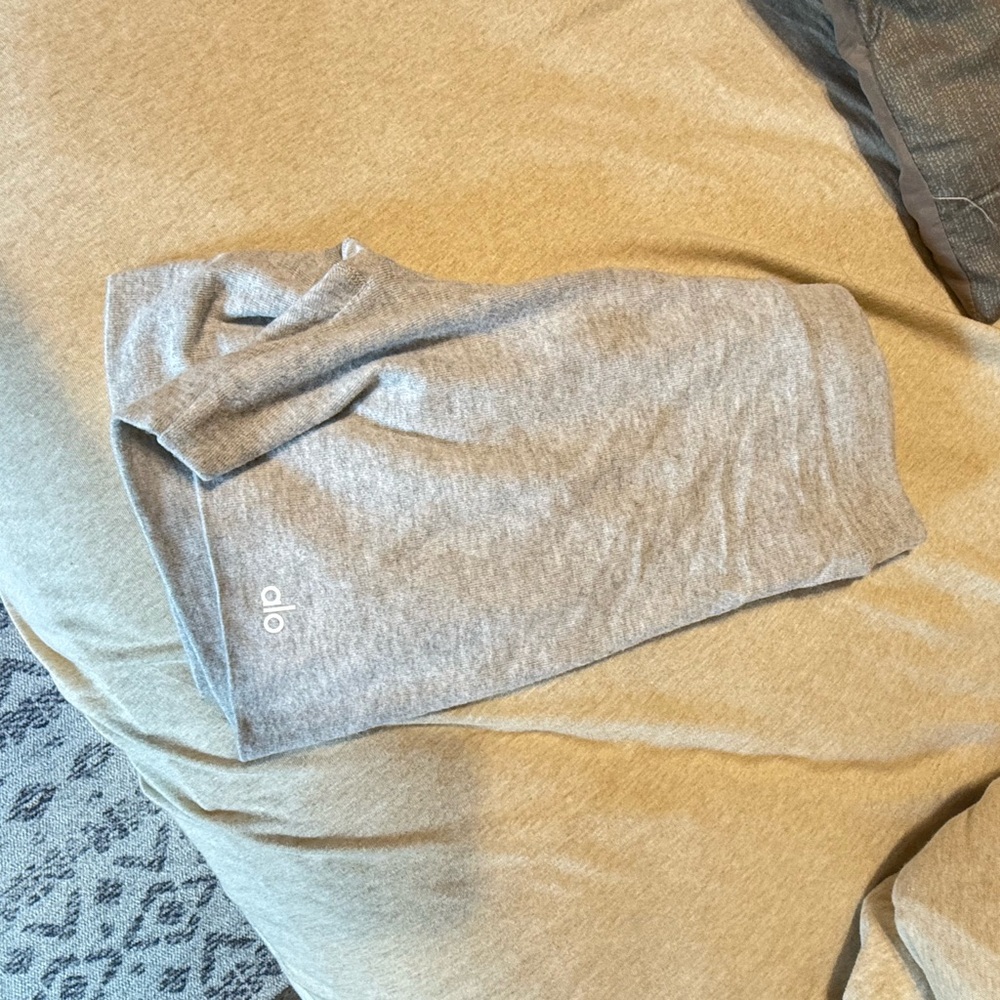 Alo Gray biker shorts
